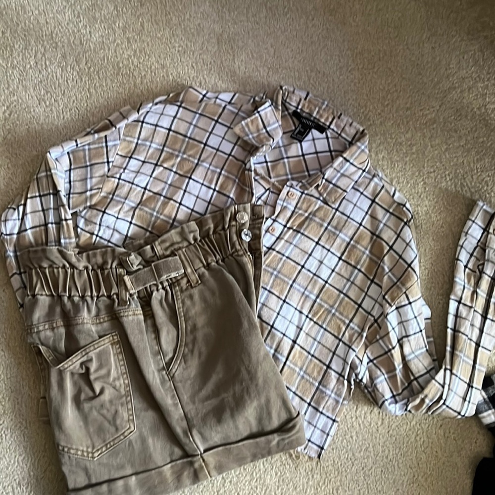 Forever 21 frayed crop flannel plaid shirt in size Small